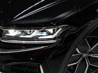 2025 Volkswagen Touareg III Рестайлинг, чёрный, 12700000 рублей, вид 3