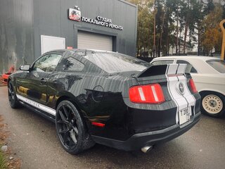 2012 Ford Mustang V Рестайлинг, чёрный, 2600000 рублей, вид 5