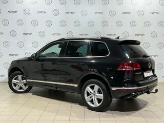 2016 Volkswagen Touareg II Рестайлинг, чёрный, 2900000 рублей, вид 2
