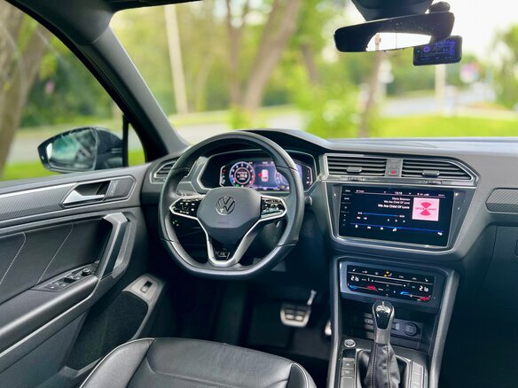 2021 Volkswagen Tiguan II Рестайлинг, чёрный, 3650000 рублей - вид 15