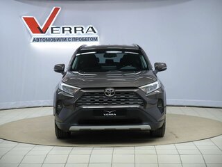 2021 Toyota RAV4 V (XA50), коричневый, 2690000 рублей, вид 2