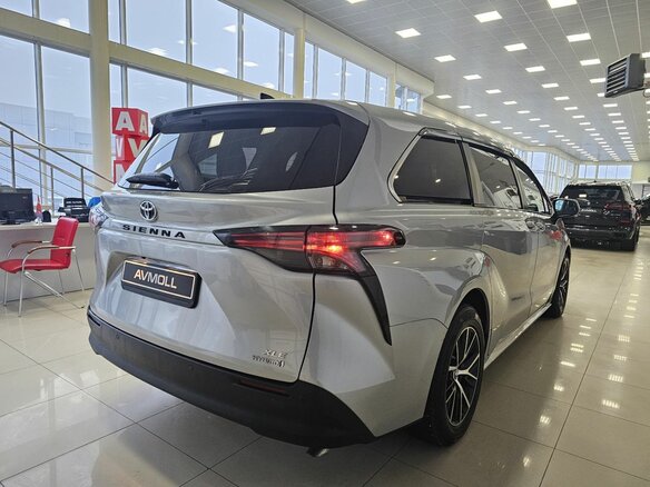 2022 Toyota Sienna IV, серый, 4299000 рублей - вид 8