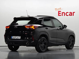 2022 Chevrolet TrailBlazer III, чёрный, 2080000 рублей, вид 2