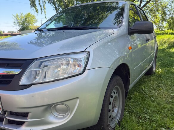 2013 Lada (ВАЗ) Granta I, серебристый - вид 2