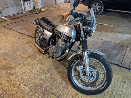 2001 Yamaha SR400, серебристый, 249999 рублей, вид 1