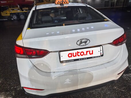 2017 Hyundai Solaris II, белый, 599999 рублей, вид 4