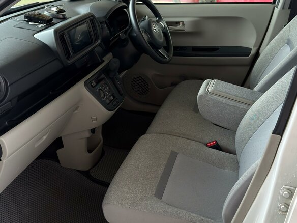 2017 Toyota Passo III, белый, 1070000 рублей - вид 20