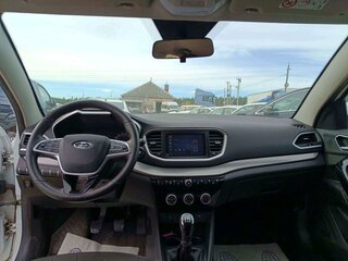 2025 Lada (ВАЗ) Vesta I Рестайлинг (NG), белый, 963300 рублей, вид 5