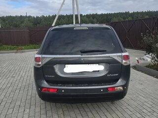 2014 Mitsubishi Outlander III, серый, 1500000 рублей, вид 3