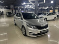 2015 Kia Rio III Рестайлинг, серебристый, 1000000 рублей - вид 2