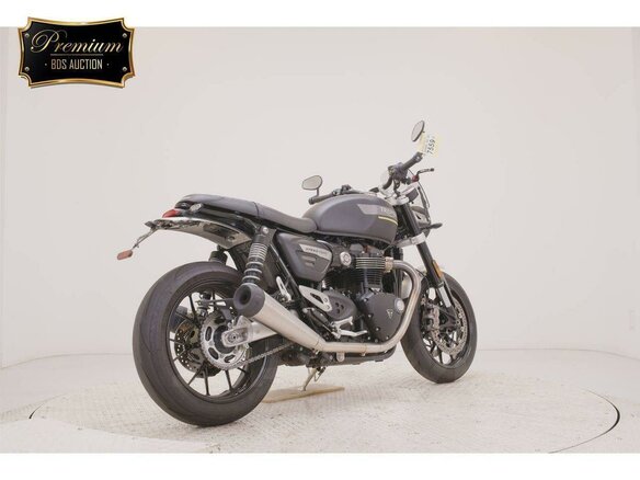 2022 Triumph Speed Twin, чёрный, 1320000 рублей - вид 4