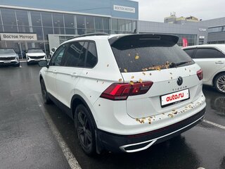 2021 Volkswagen Tiguan II Рестайлинг, белый, 3285000 рублей, вид 3
