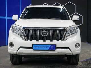 2015 Toyota Land Cruiser Prado 150 Series Рестайлинг 1, белый, 3250000 рублей, вид 4