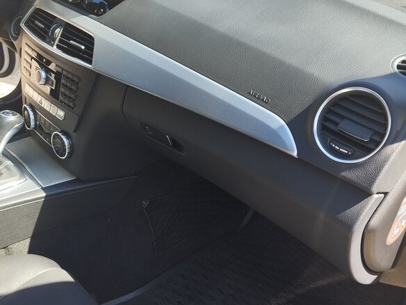 2013 Mercedes-Benz C-Класс 180 III (W204) Рестайлинг, белый, 1600000 рублей - вид 18