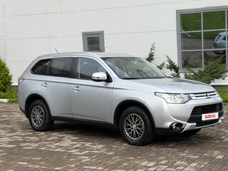 2014 Mitsubishi Outlander III Рестайлинг, серебристый, 1399000 рублей, вид 2