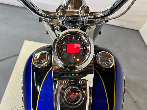 2011 Harley-Davidson Softail Custom, синий, 980000 рублей - вид 30