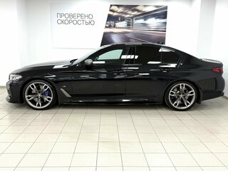 2021 BMW 5 серии M550i xDrive VII (G30/G31/G38) Рестайлинг, чёрный, 9995000 рублей, вид 5