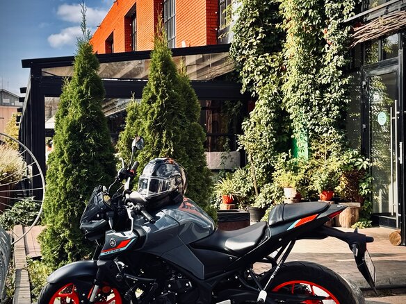 2021 Yamaha MT-03, серый, 630000 рублей - вид 1