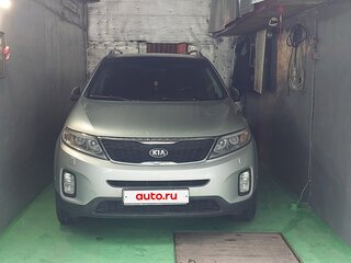 2013 Kia Sorento II Рестайлинг, серебристый, 2000000 рублей, вид 1