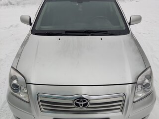 2004 Toyota Avensis II, серебристый, 690000 рублей, вид 2