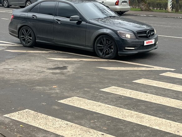2010 Mercedes-Benz C-Класс 300 III (W204), чёрный, 1100000 рублей - вид 3