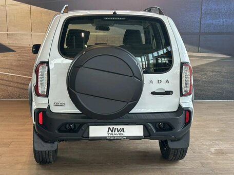 2026 Lada (ВАЗ) Niva Travel I Рестайлинг, белый, 1717000 рублей, вид 5