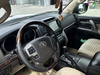 2010 Toyota Land Cruiser 200 Series, белый, 3100000 рублей, вид 5