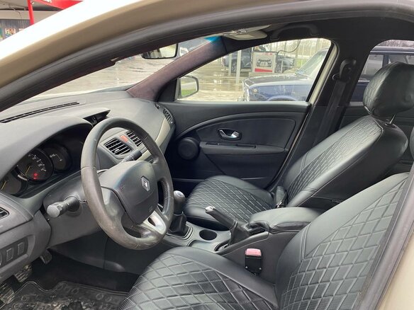 2010 Renault Fluence I, бежевый, 610000 рублей - вид 6