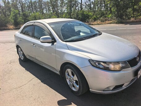 2010 Kia Cerato 4-speed II, серебристый, 640000 рублей, вид 1