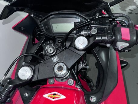 2015 Honda CBR 400R, красный, 550000 рублей, вид 5
