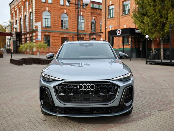 2026 Audi Q5 L III (GU), серый, 6300000 рублей - вид 3