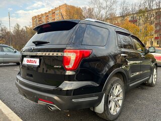 2018 Ford Explorer V Рестайлинг 2, чёрный, 2800000 рублей, вид 5