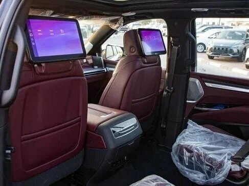 2025 Cadillac Escalade V Рестайлинг, чёрный, 26500000 рублей - вид 14
