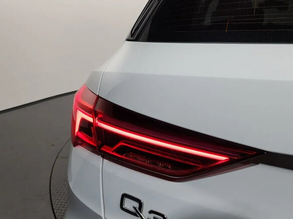 2023 Audi Q3 35 TDI II (F3), белый, 3233000 рублей - вид 12