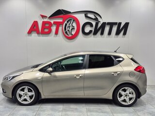 2013 Kia Ceed II, бежевый, 909000 рублей, вид 4