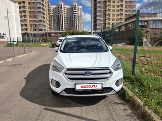 2018 Ford Kuga II Рестайлинг, белый, 1490000 рублей, вид 1