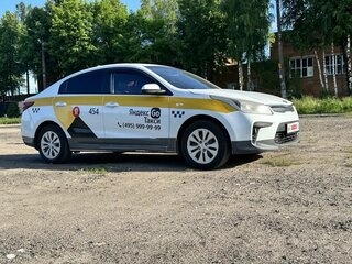 2018 Kia Rio IV, белый, 720000 рублей, вид 3
