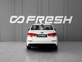 2017 Kia Rio III Рестайлинг, белый, 979000 рублей, вид 4