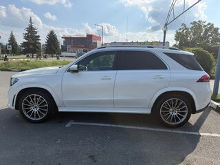 2019 Mercedes-Benz GLE 300 d II (V167), белый, 5100000 рублей, вид 3
