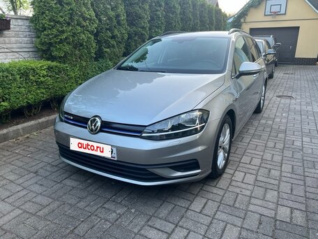 2019 Volkswagen Golf VII Рестайлинг, серый, 1675000 рублей, вид 3