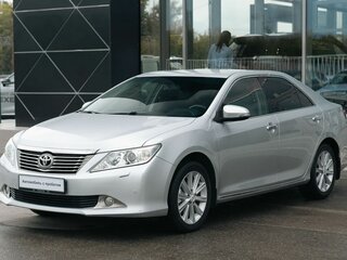 2013 Toyota Camry VII (XV50), серебристый, 1480000 рублей, вид 1