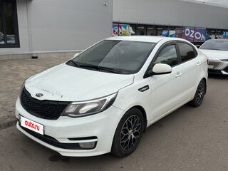 2015 Kia Rio III Рестайлинг, белый, 900000 рублей, вид 1
