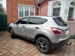2013 Nissan Qashqai I Рестайлинг, серебристый, 999999 рублей, вид 1