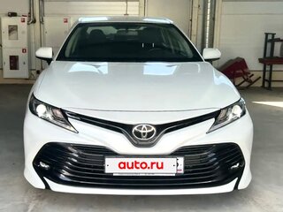 2018 Toyota Camry VIII (XV70), белый, 2570000 рублей, вид 1