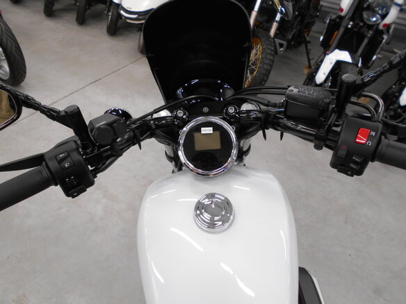 2013 Yamaha XV950 Bolt, белый, 660000 рублей - вид 19