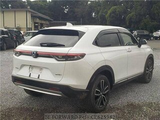 2023 Honda Vezel II, белый, 1645002 рублей, вид 5