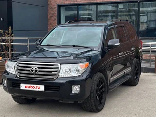 2015 Toyota Land Cruiser 200 Series Рестайлинг 1, чёрный, 3790000 рублей, вид 1