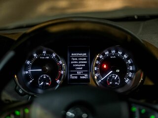 2017 Skoda Yeti I Рестайлинг, коричневый, 1355000 рублей, вид 5