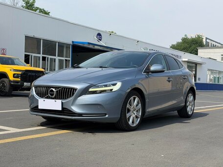 Volvo V40 II Рестайлинг