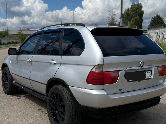 2002 BMW X5 3.0i I (E53), серебристый - вид 2